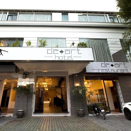 De Art Hotel Phnom-Penh Buitenkant foto