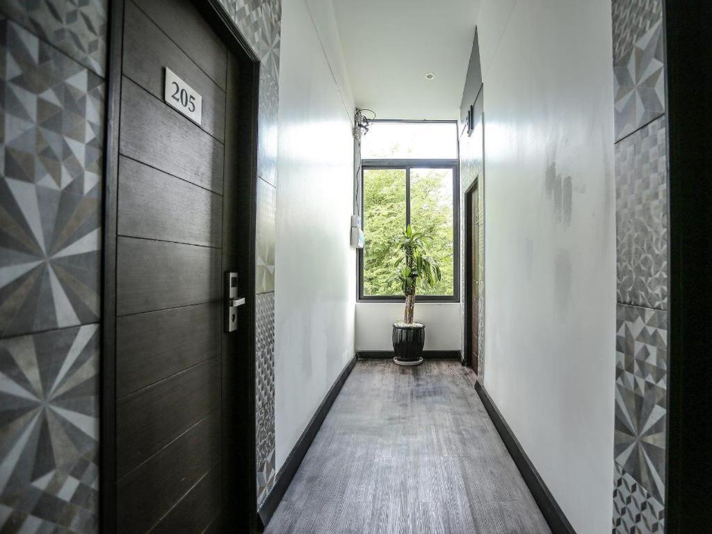 De Art Hotel Phnom-Penh Buitenkant foto