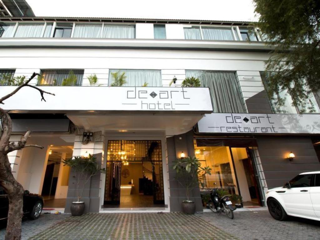 De Art Hotel Phnom-Penh Buitenkant foto