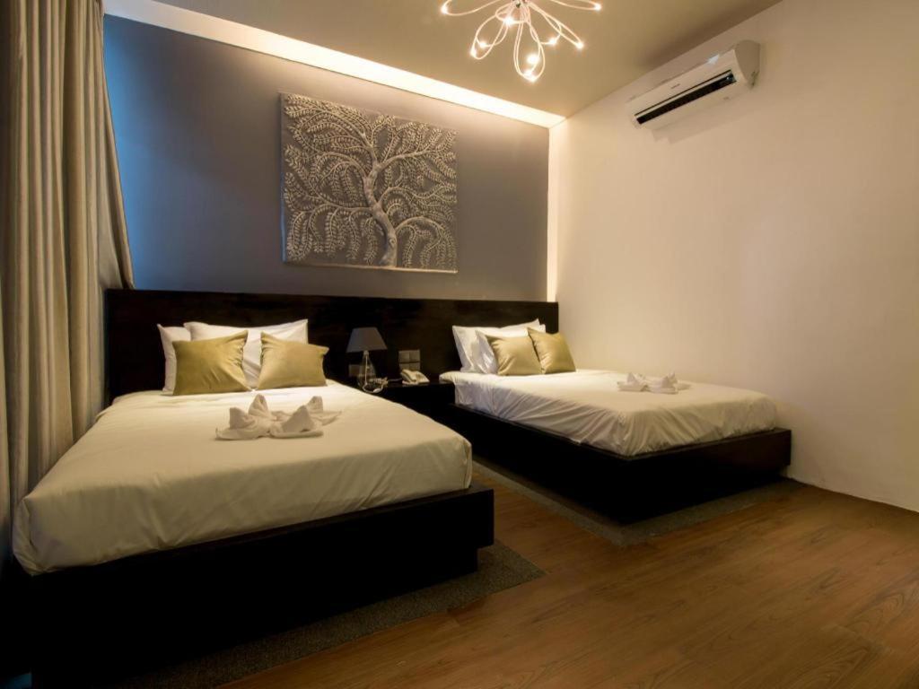 De Art Hotel Phnom-Penh Buitenkant foto