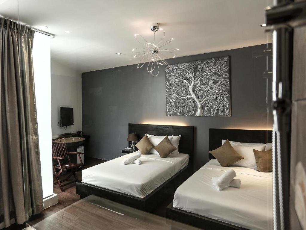 De Art Hotel Phnom-Penh Buitenkant foto