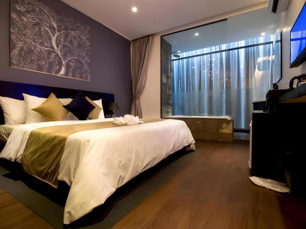 De Art Hotel Phnom-Penh Buitenkant foto