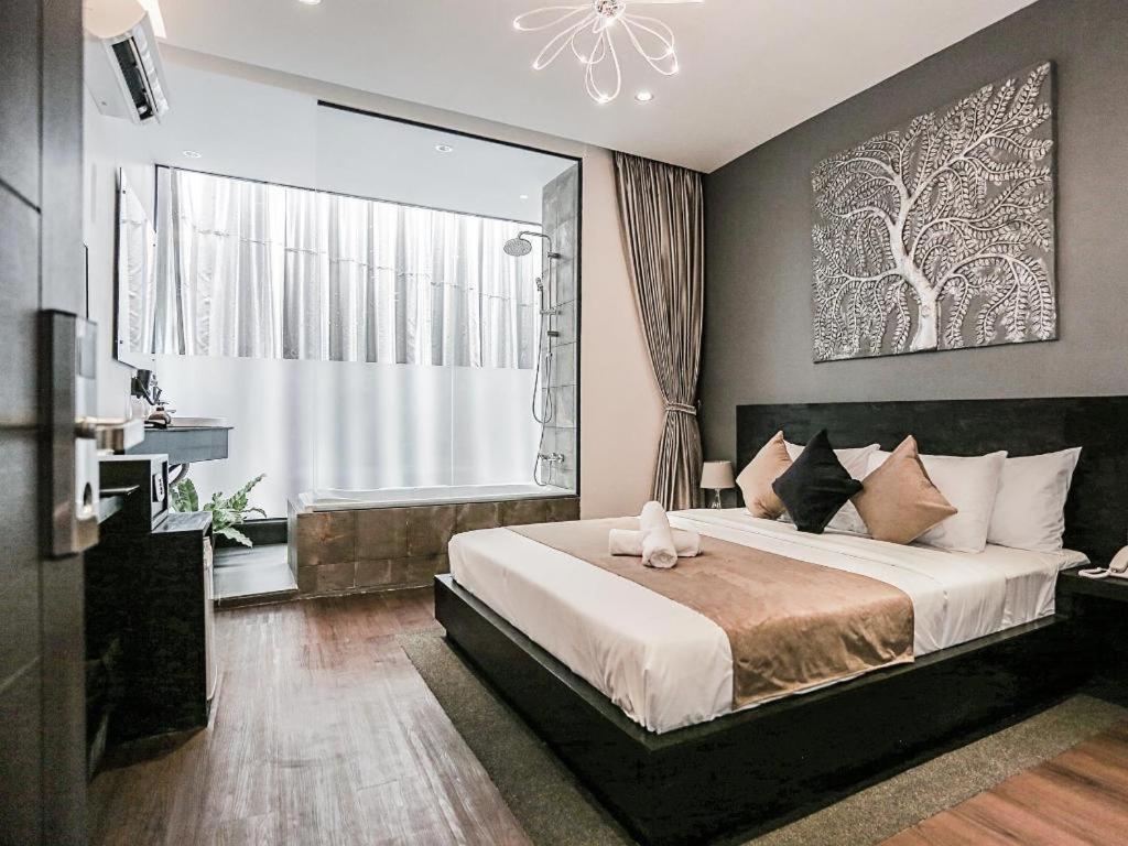 De Art Hotel Phnom-Penh Buitenkant foto