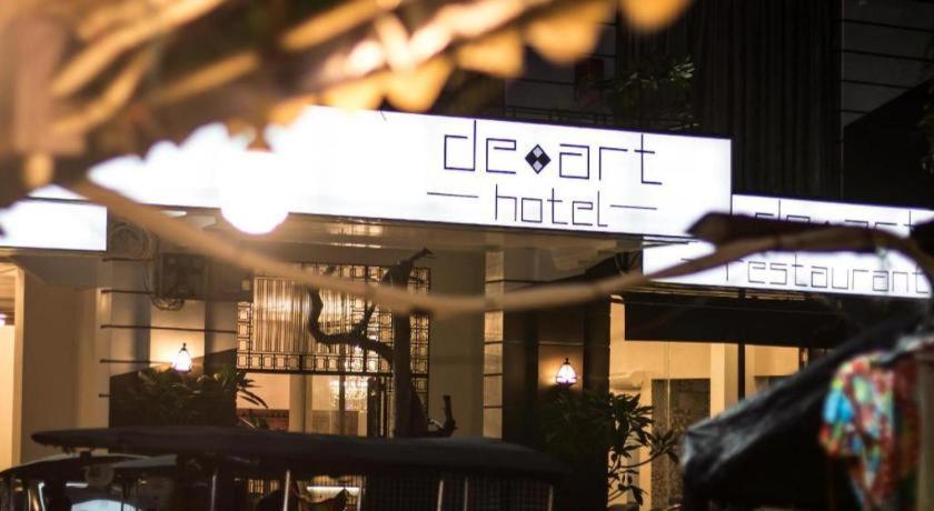 De Art Hotel Phnom-Penh Buitenkant foto