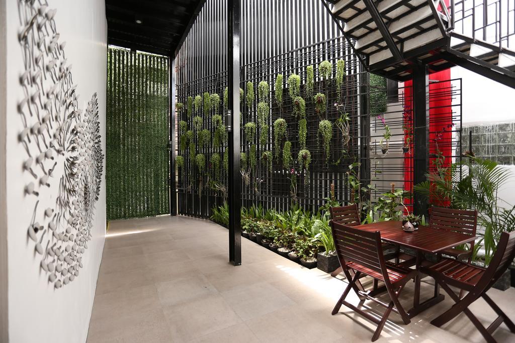 De Art Hotel Phnom-Penh Buitenkant foto