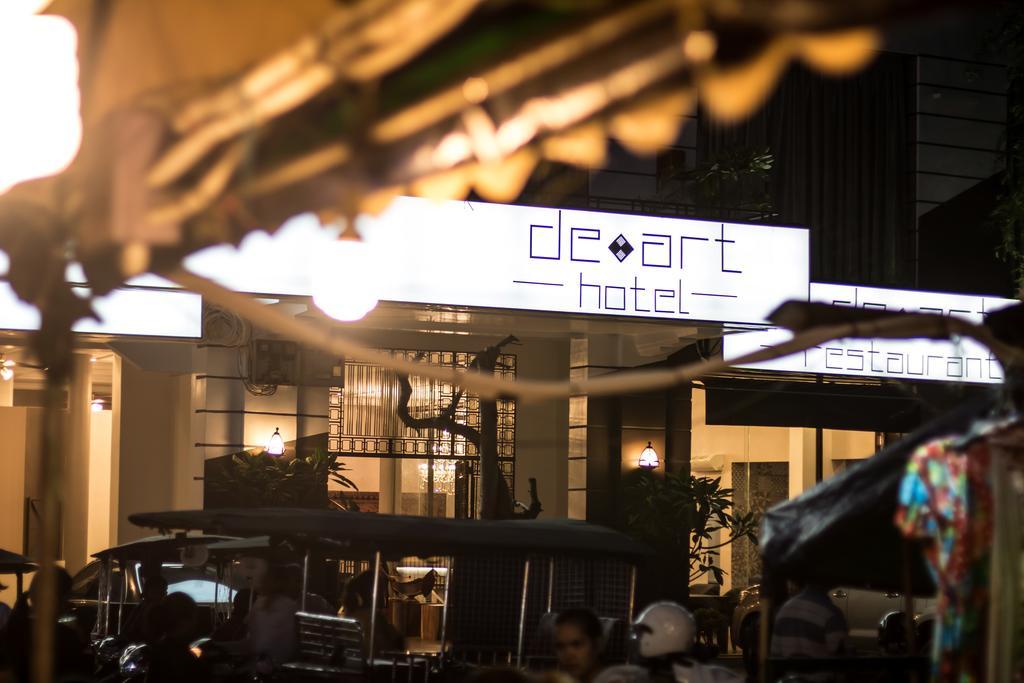 De Art Hotel Phnom-Penh Buitenkant foto